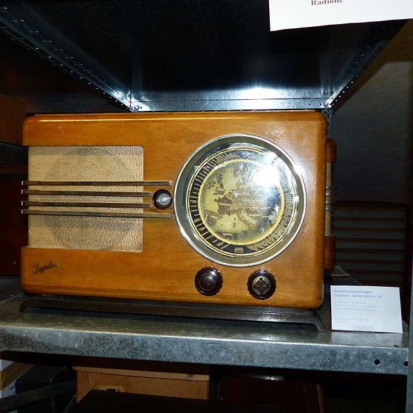 File:Radio-Depot der Technischen Sammlungen Dresden 20.JPG