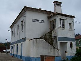 Edifício da Estação de Serpins, em 2007.