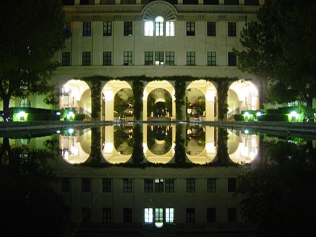 Beckman Institute at Caltech, 2002