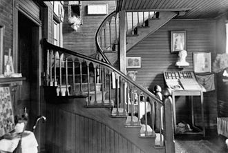 The staircase, photographed by the Historic American Buildings Survey (HABS) Rehoboth stairway, Chappaqua, NY.jpg