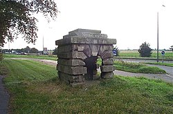 Robin Hoods Brunnen - geograph.org.uk - 237619.jpg