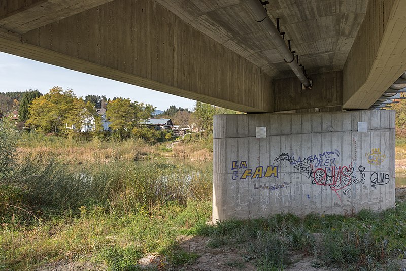 File:Rosegg Rosegger Straße neue Brücke Süd-Unteransicht 25102019 7396.jpg