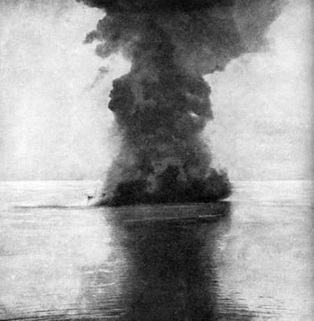 Tập_tin:Russian_Gunboat_Korietz_blowing_up_in_Chemulpo_Harbour.jpg