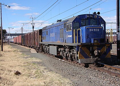 No. 34–928 at Warrenton, Northern Cape, in Spoornet blue livery with outline numbers, 24 August 2007