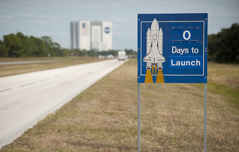 File:STS-129 Launch Countdown Sign.jpg