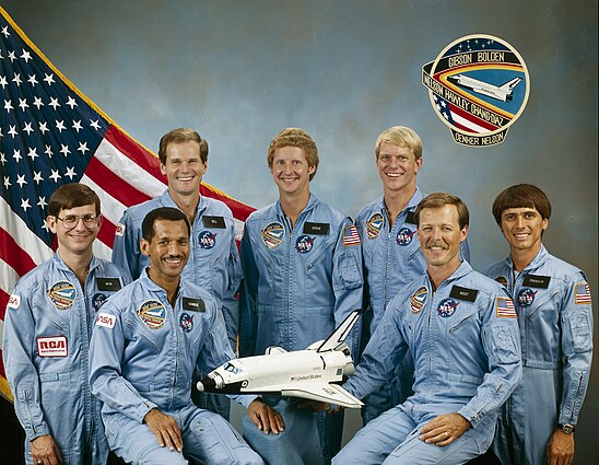 C crew. Экипаж STS-51l. Билл Нельсон астронавт. Роберт Сенкер астронавт. Нельсон НАСА.