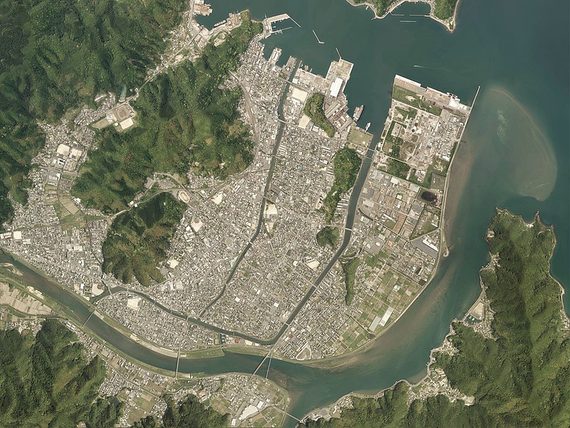 File:Saiki city center area Aerial photograph.2018.jpg