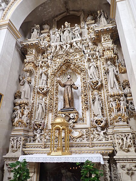 File:Santa Chiara (Lecce), 2eme autel à droite.jpg