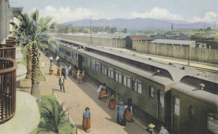 Trains at El Garcés, c. 1908.