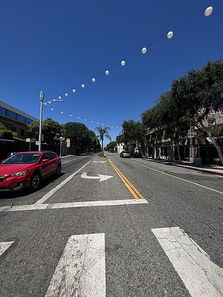 File:Santa Monica Boulevard (Los Angeles) from Formosa (West Hollywood) July 2023.JPG