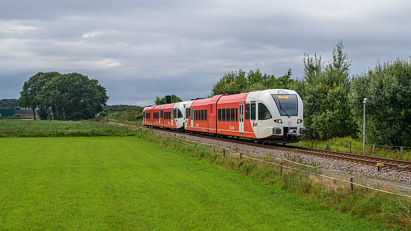 File:Silvolde Arriva GTW 259-375 stoptrein Winterswijk (51408997900).jpg