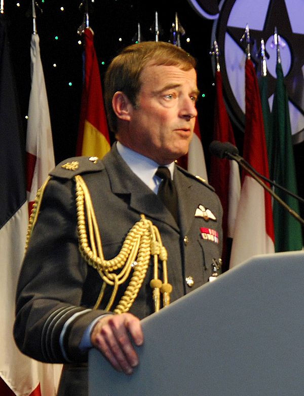 Air Chief Marshal Sir Glenn Torpy in September 2007