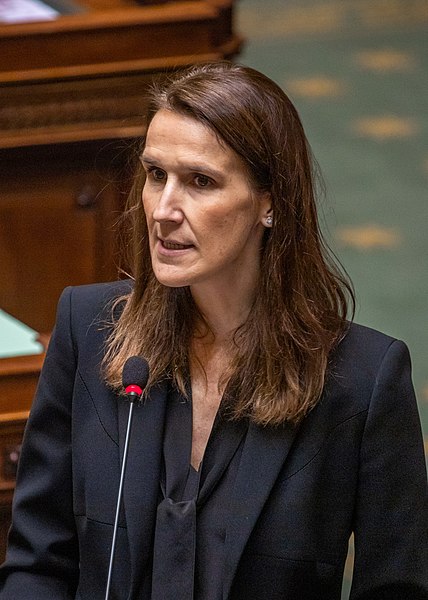 Archivo:Sophie Wilmès 2020 (cropped).jpg