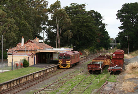 402 at Leongatha on the South Gippsland Railway in December 2008 South-Gippsland-Railway-Leongatha.jpg