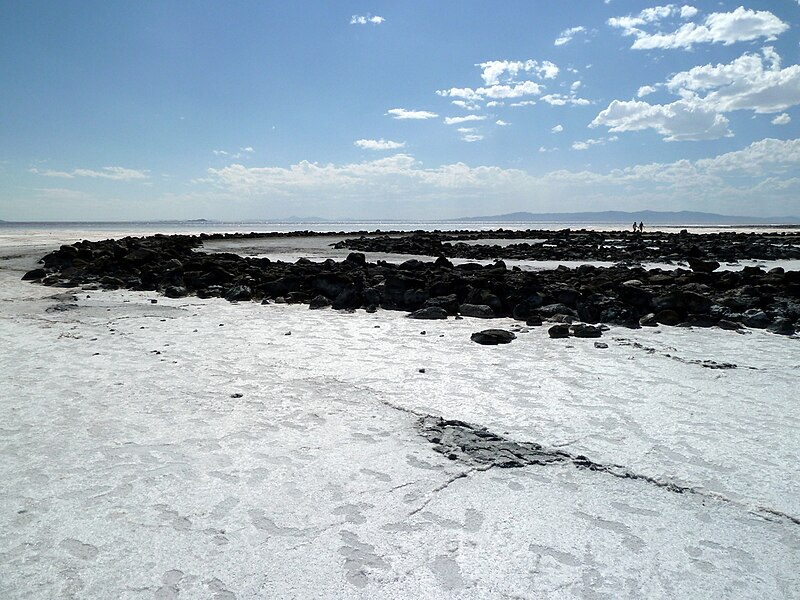 File:Spiral Jetty - panoramio - trukdotcom (75).jpg