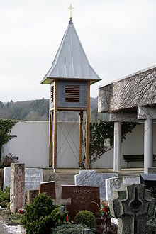 [1] Glockenturm auf dem Friedhof in Hadamar-Steinbach