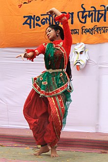 Student perform on Pohela Falgun celebration at Muktamancha in University of Chittagong (01).jpg