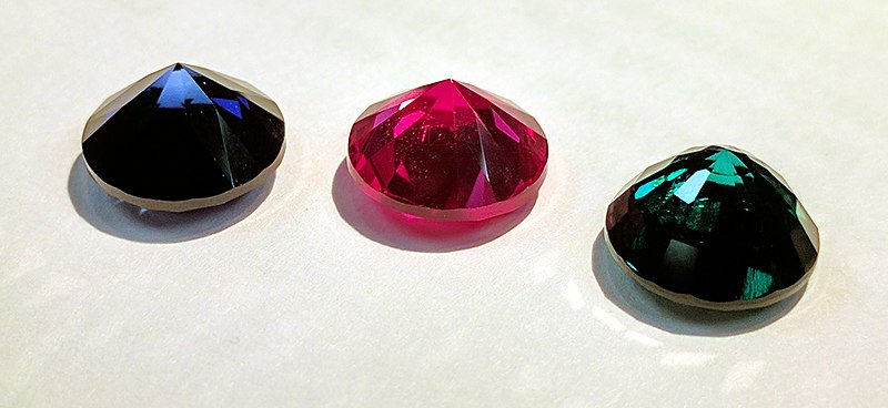File:Synthetic sapphire, ruby and emerald.gk.jpg