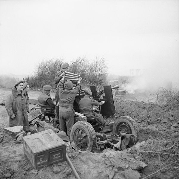 Bofors gun of 319 Bty, 92nd (Loyals) LAA Rgt in ground support role east of the Rhine, 26 Mar 1945.