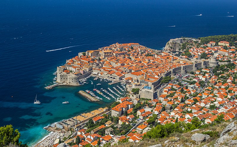 File:The walls of the fortress and View of the old city. panorama.jpg