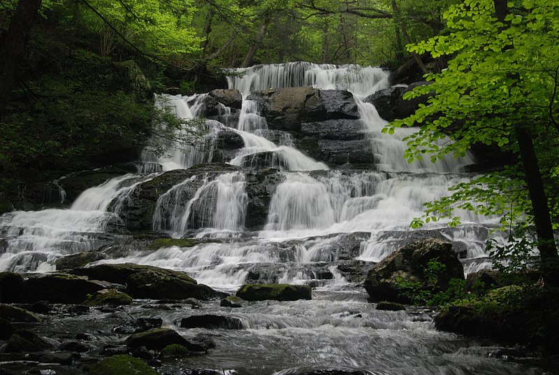 File:The waterfall we found toward the end of the trail - panoramio.jpg