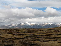 A tundra e e Montàgne Nyenchen Tanglha (Tibet)