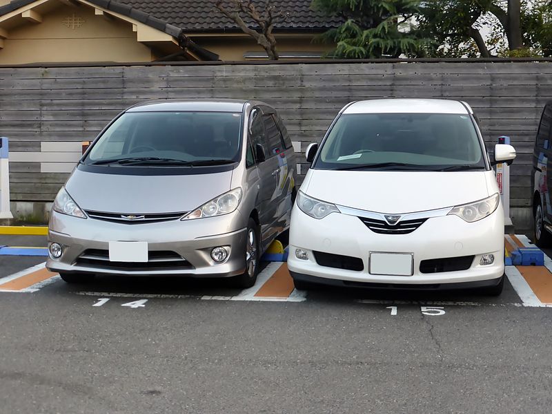 File:Toyota ESTIMA (2nd generation & 3rd generation HYBRID) front.JPG