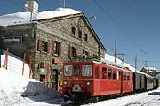 52. KW Die RhB ABe 4/4 II Nr. 47 im Bahnhof Ospizio Bernina Anfang der 1980er Jahre.