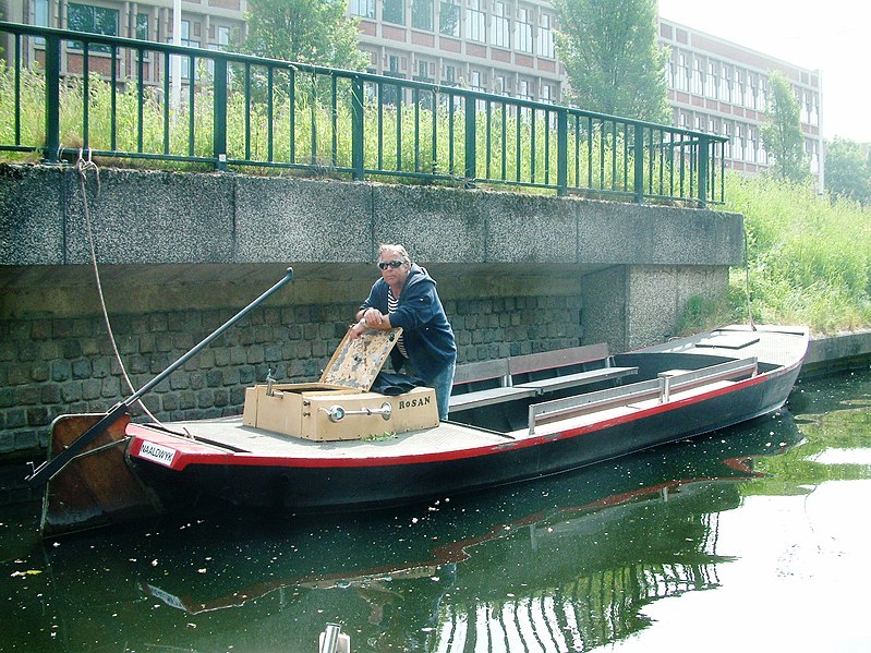 File:Tuindersvlet ROSAN uit Naaldwijk in Den Haag (03).JPG