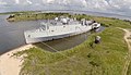莫比爾灣退役的 USS Shadwell (LSD-15)，作為火災研究資產，2014 年