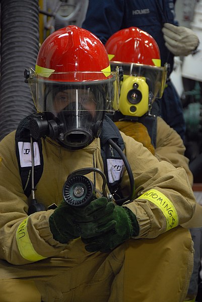 File:US Navy 071119-N-4918C-045 Sailors practice fire fighting techniques during a main space fire drill aboard the amphibious command ship USS Blue Ridge (LCC 19).jpg