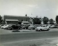 סניף הדואר האמריקני Visalia Willow View בסביבות 1940-1950s.jpg