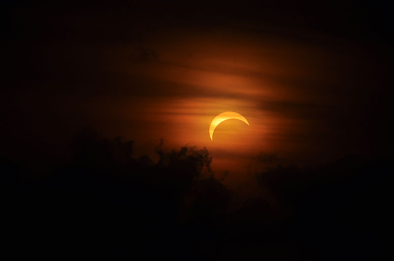 File:Ubirr eclipse.jpg