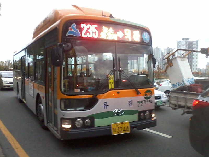 File:Ulsan Bus 235 (Low-Floor) - Yujin Bus.jpg