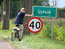 Romuald Daniluk (Romek) - mieszka na Warmii, fotografowanie jest jego pasją od wielu lat. Współpracował z zespołem północnym Wikiekspedycji 2012.