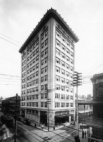The Van Antwerp Building, completed in 1907