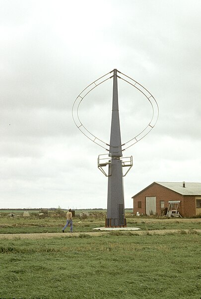 File:Vestas-Leon-Bjervig-Darrieus-1980-Lem005.jpg