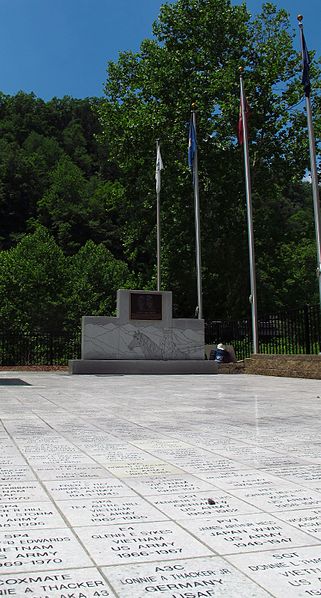 File:Veteran’s Memorial Walk of Honor, Haysi, Virginia.jpg