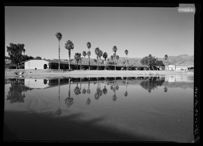 File:View of motel from east side of cove - Cottonwood Cove Developed Area, Cottonwood Cove Road, Cottonwood Cove, Clark County, NV HALS NV-1-43.tif