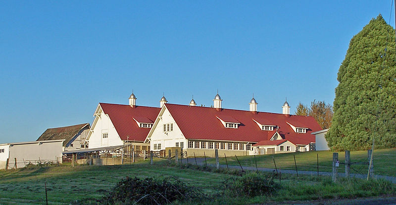 File:Washington State University Research Barns - panoramio.jpg