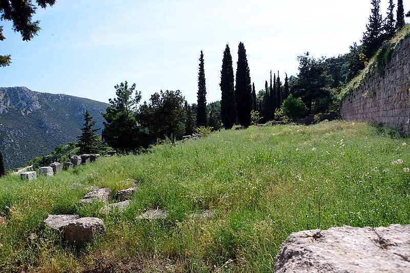 File:Western stoa of Delphi.jpg