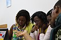 Wikithon présentation du projet WikiLoves Women au Goethe Institute de Yaoundé - Atelier de création d'articles