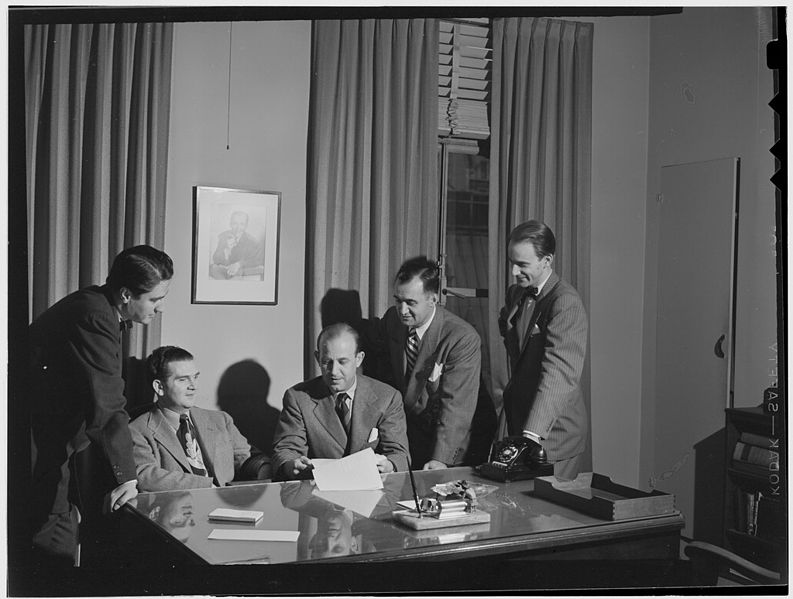 File:(Portrait of Joe Mooney and Milt Gabler(?), Decca office(?), New York, N.Y., ca. Dec. 1946) (LOC) (5395258507).jpg