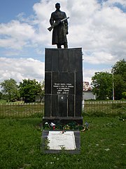 Братська могила радянським воїнам с. Скалівські Хутори.jpg