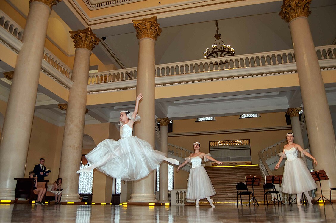 Вернисаж "Грация Русского балета" 09.jpg