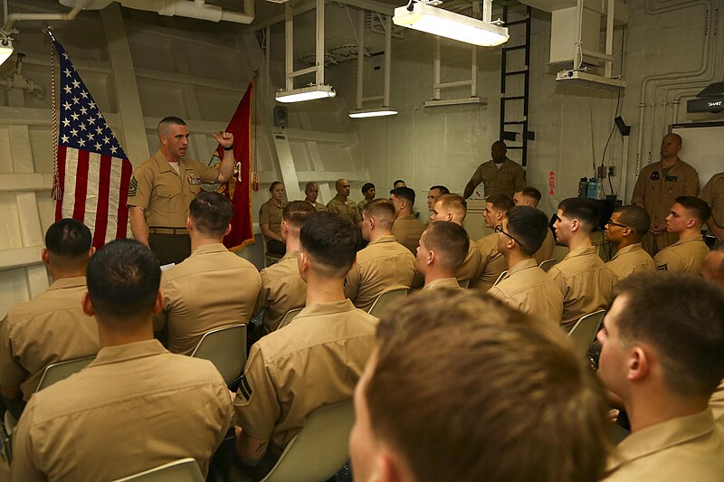 File:11th MEU 141002-M-HU038-039 (15298182139).jpg