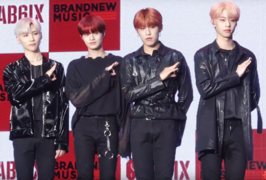 AB6IX in 2019 tijdens een showcase in Seoel. V.l.n.r. : Lim Young-min, Jeon Woong, Lee Dae-hwi, Park Woo-jin en Kim Dong-hyun.