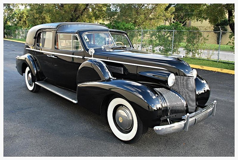 File:1939 Cadillac Series 75 Town car Limousine (13327289595).jpg