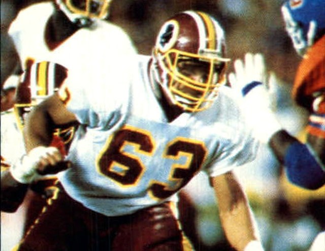 Redskins guard Raleigh McKenzie covering an opponent on the Broncos during Super Bowl XXII.