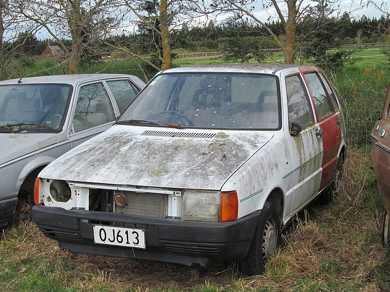 File:1989ish Fiat Uno 45 (25321691115).jpg